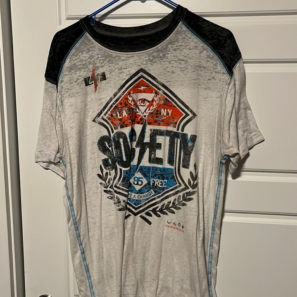 Men’s Society Tee Shirt from the Buckle. Amazing shape, Size X-Large 👕